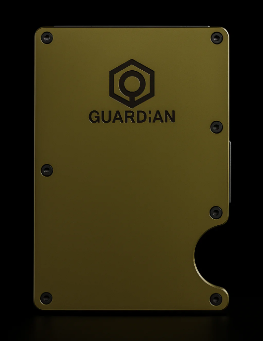 Tarjetero Guardian verde militar de aluminio resistente y diseño compacto