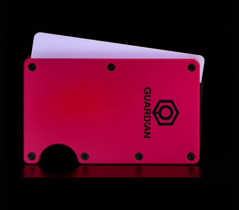 Cartera minimalista fucsia guardian tumbada para 12 tarjetas