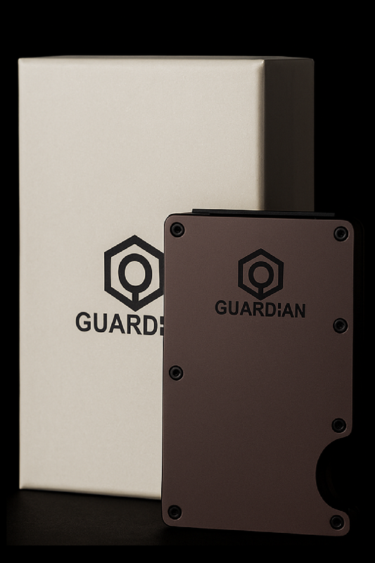 Cartera slim Guardian marron de aluminio con protección RFID integrada